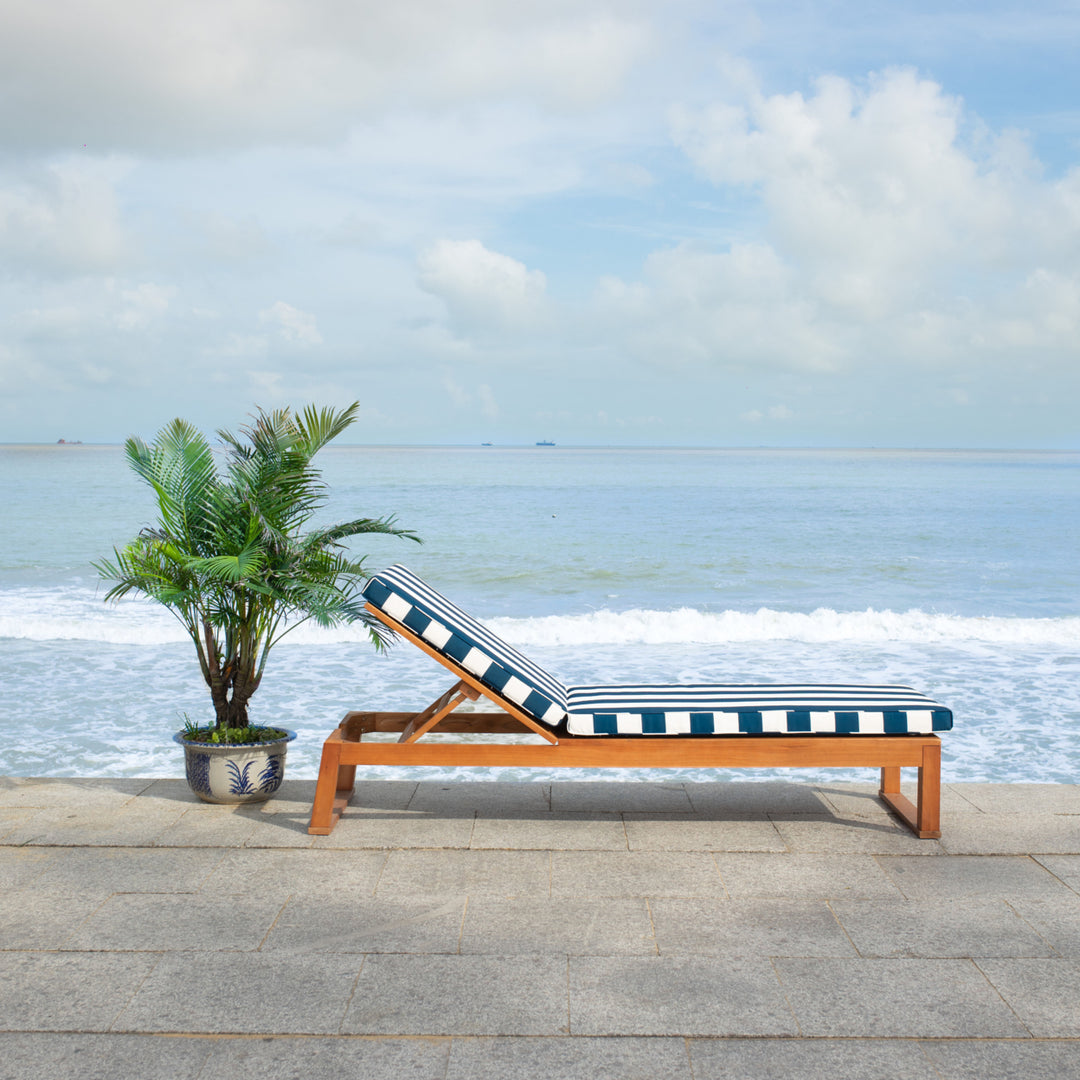 SAFAVIEH Outdoor Collection Solano Chaise Sunlounger Natural/Navy Image 5