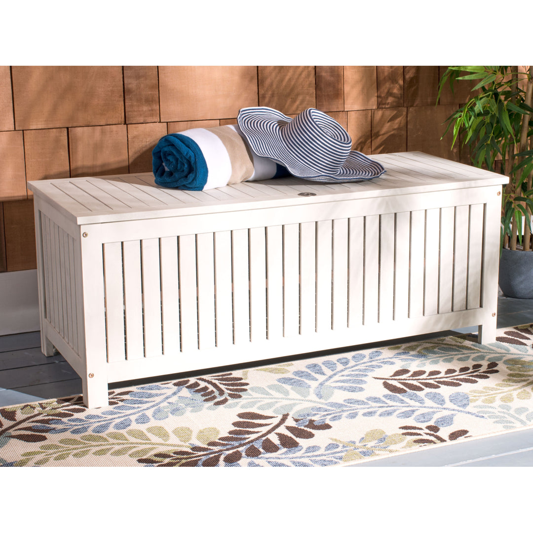 SAFAVIEH Outdoor Collection Abri 47.63-inch Length Cushion Box White Image 1