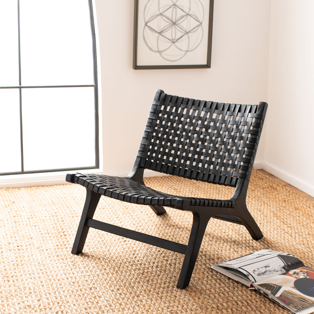 SAFAVIEH Luna Leather Woven Accent Chair Black/ Black Image 1