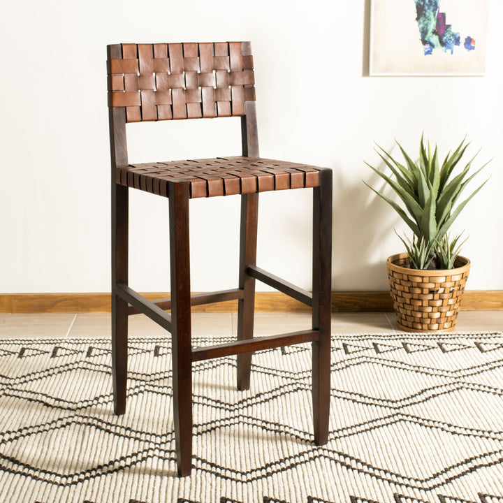 SAFAVIEH Paxton Woven Leather Bar Stool Cognac/ Walnut Image 2