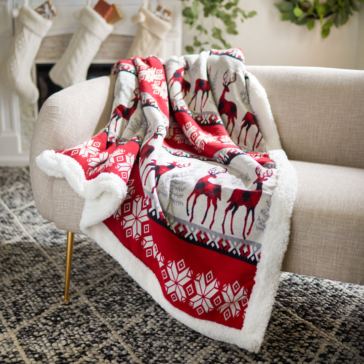 SAFAVIEH Prancer Sherpa Throw Red Image 1