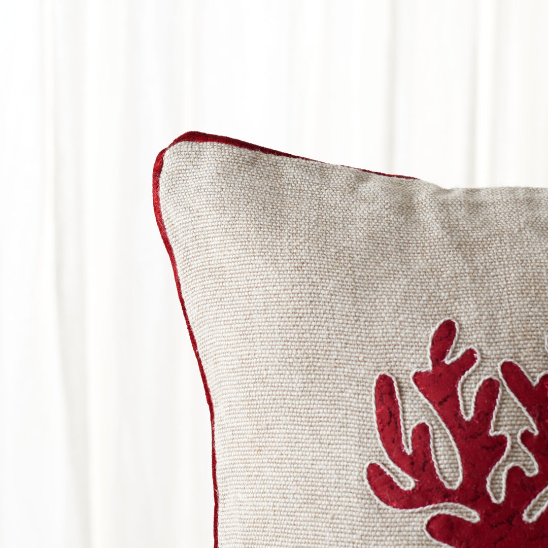 SAFAVIEH Holiday Reindeer Pillow Beige / Red Image 1