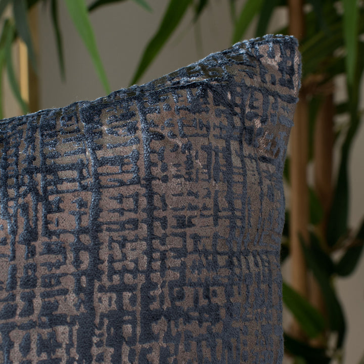 SAFAVIEH Norlia Pillow Blue / Gold Image 3