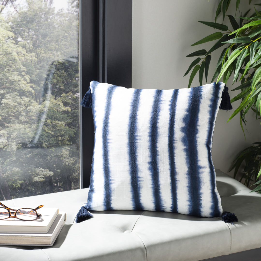 SAFAVIEH Cassia Pillow Blue / White Image 3