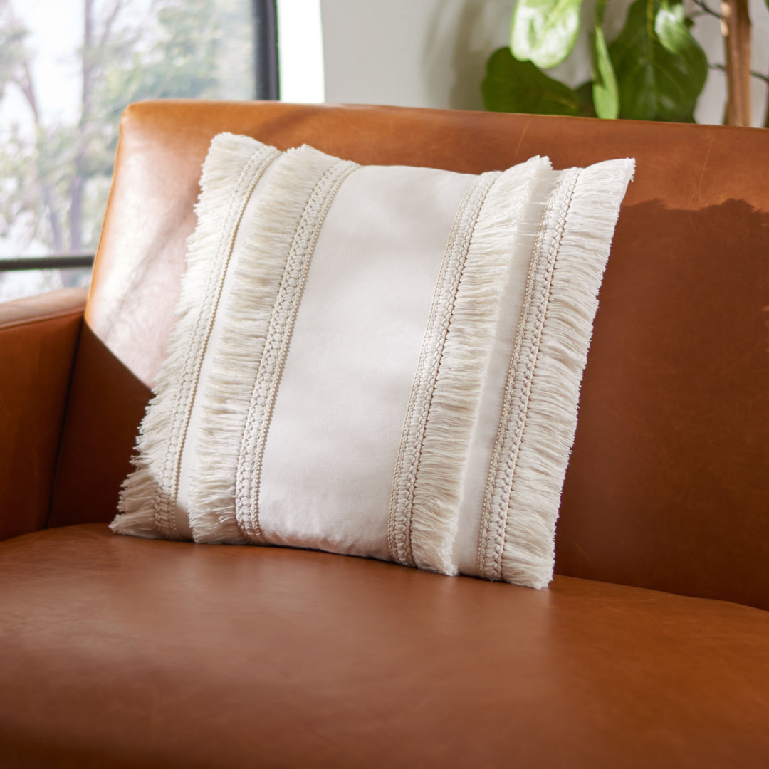 SAFAVIEH Grema Pillow White Image 1