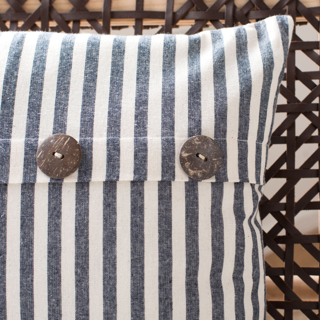 SAFAVIEH Kensing Pillow Navy / White Image 3