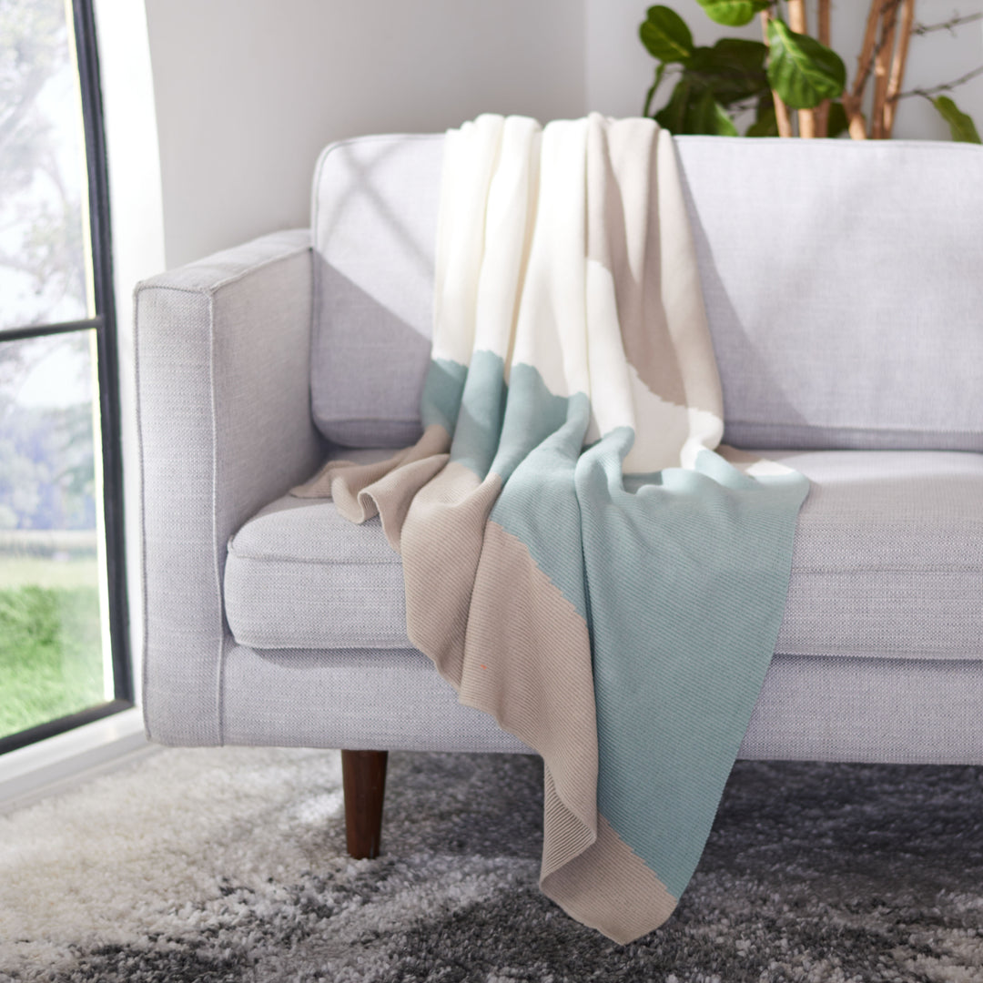 SAFAVIEH Elba Throw Blanket Blue / Creme Image 1