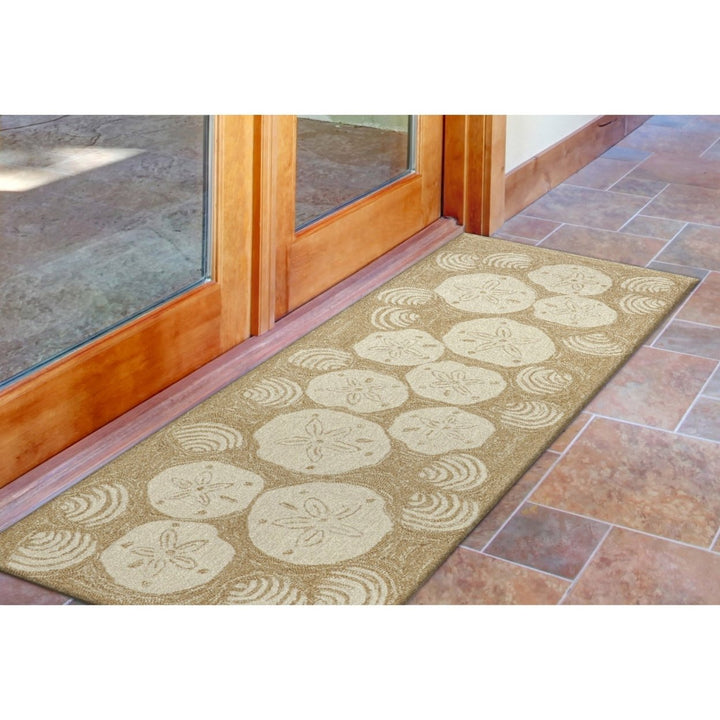 Liora Manne Frontporch Shell Toss Indoor Outdoor Area Rug Natural Image 1