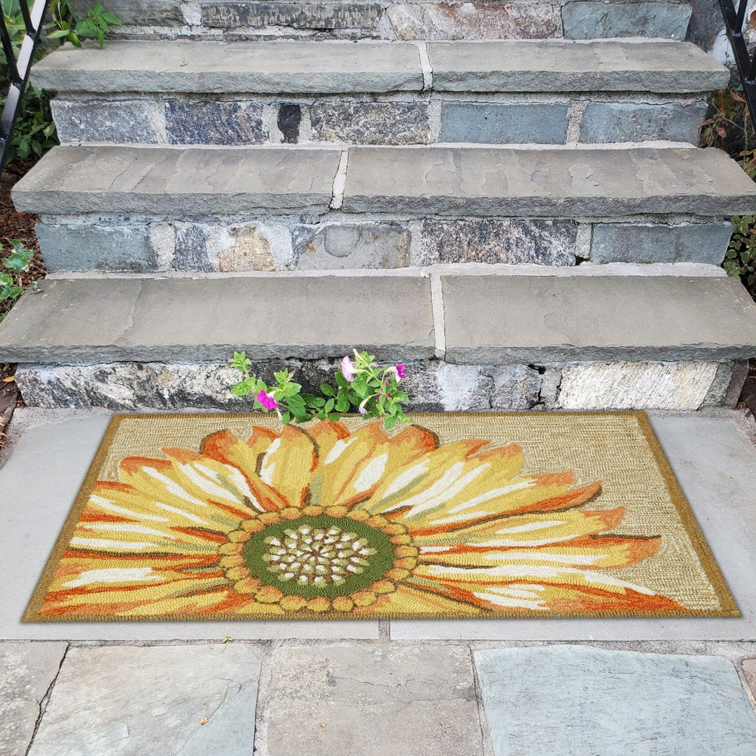 Liora Manne Sunflower Indoor Outdoor Rug Yellow 80% Polyester Fade Resistant Image 2