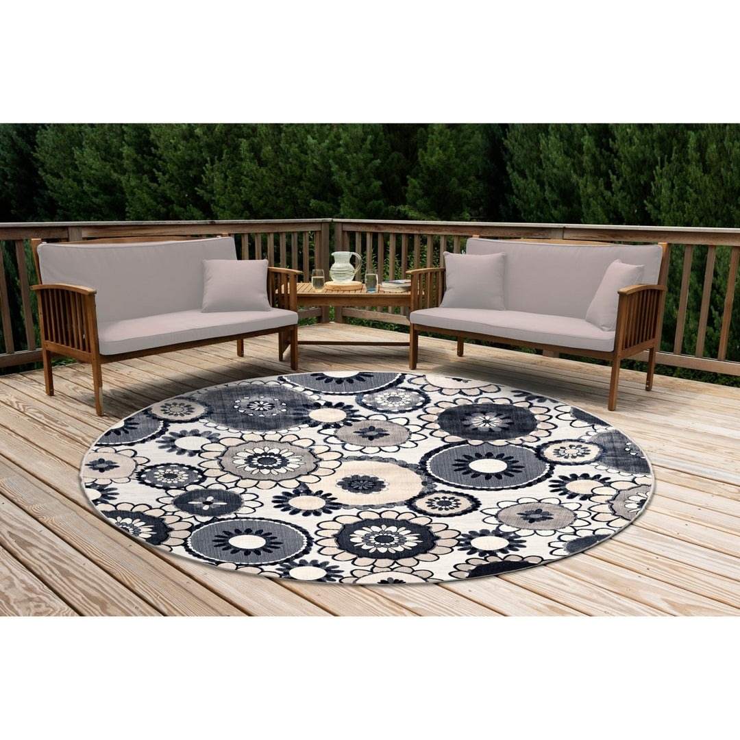 Liora Manne Canyon Disco Indoor Outdoor Area Rug Ivory Image 3