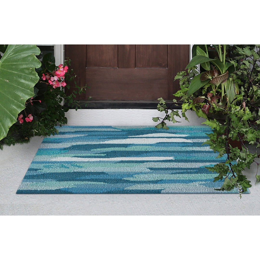 Liora Manne Capri Cloud Area Rug Indoor Outdoor Navy Aqua 5x8 Polyester Acrylic Image 6