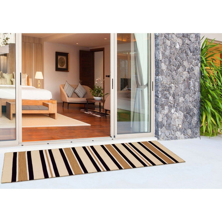 Liora Manne Sorrento Cabana Stripe Indoor Outdoor Area Rug 100% Polyester Reversible Image 1