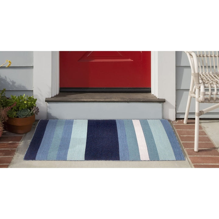 Liora Manne Sorrento Tribeca Indoor Outdoor Area Rug Water Image 2