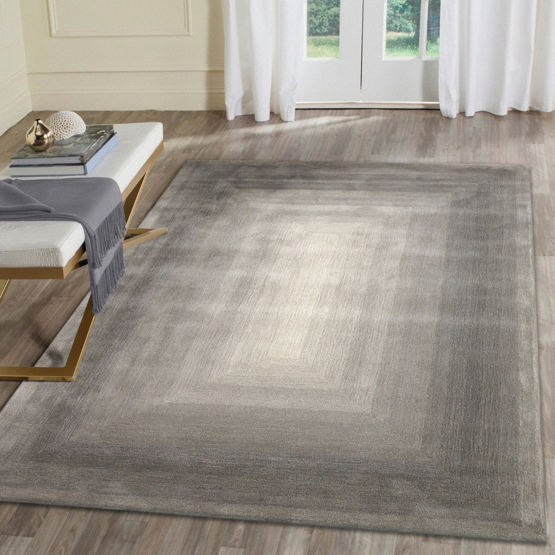 Liora Manne Tivoli Dream Border Indoor Area Rug Silver 100% Wool 5x7 ft Image 4