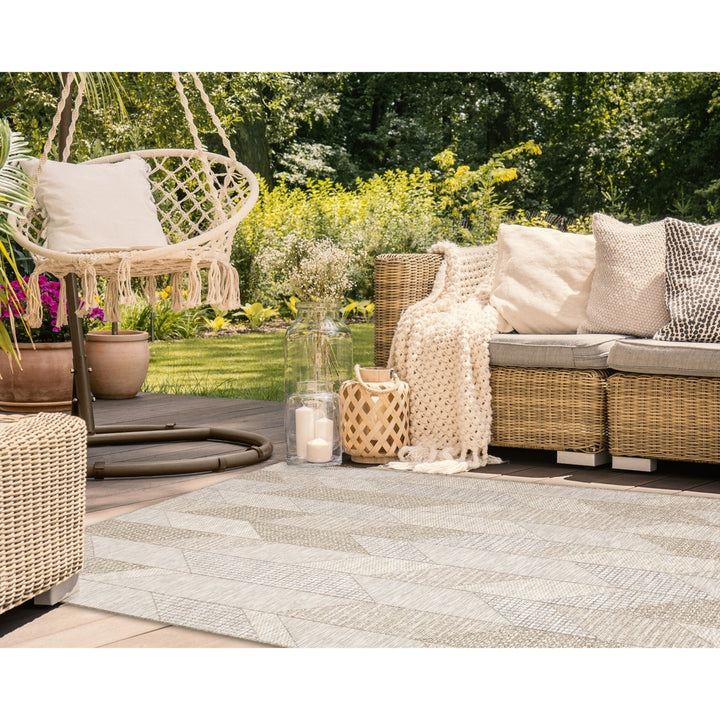 Liora Manne Orly Angles Indoor Outdoor Area Rug Natural Image 4