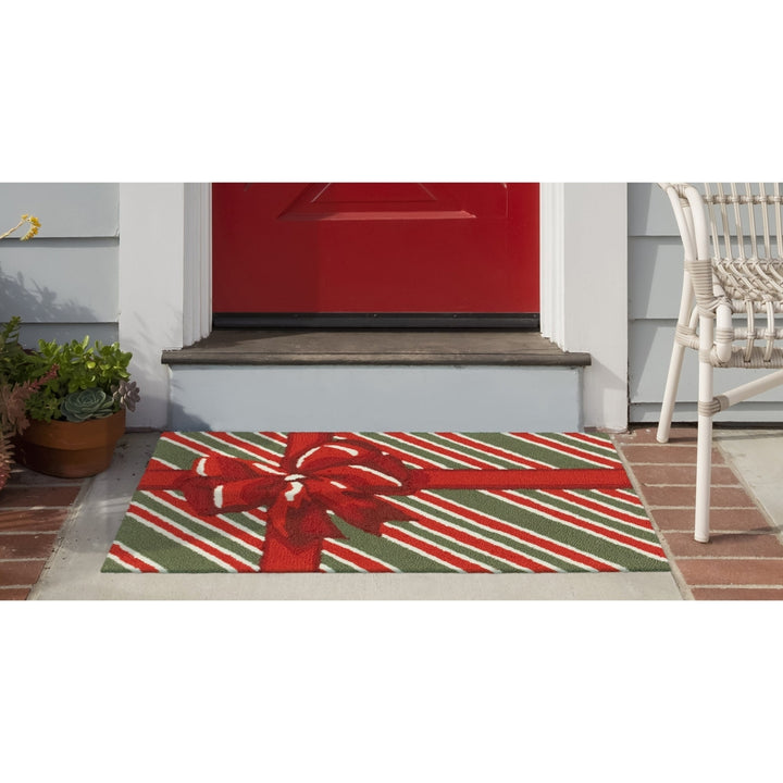 Liora Manne Red Indoor Outdoor Area Rug Gift Box Holiday Mat Weather Resistant Image 4