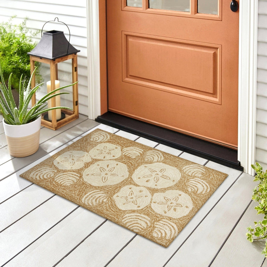 Liora Manne Frontporch Shell Toss Indoor Outdoor Area Rug Natural Image 1
