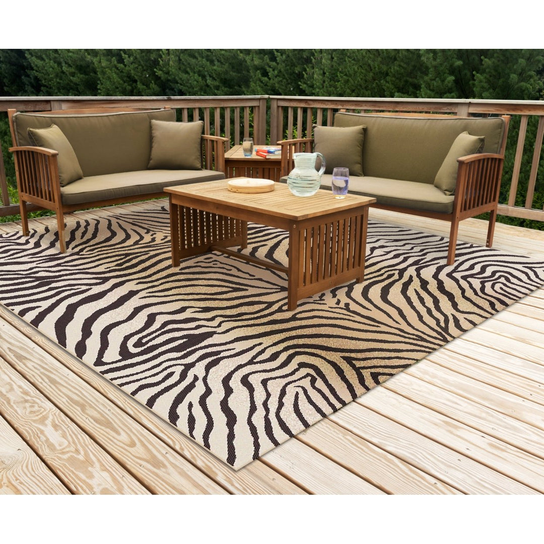 Liora Manne Carmel Zebra Indoor Outdoor Area Rug Sand Image 4