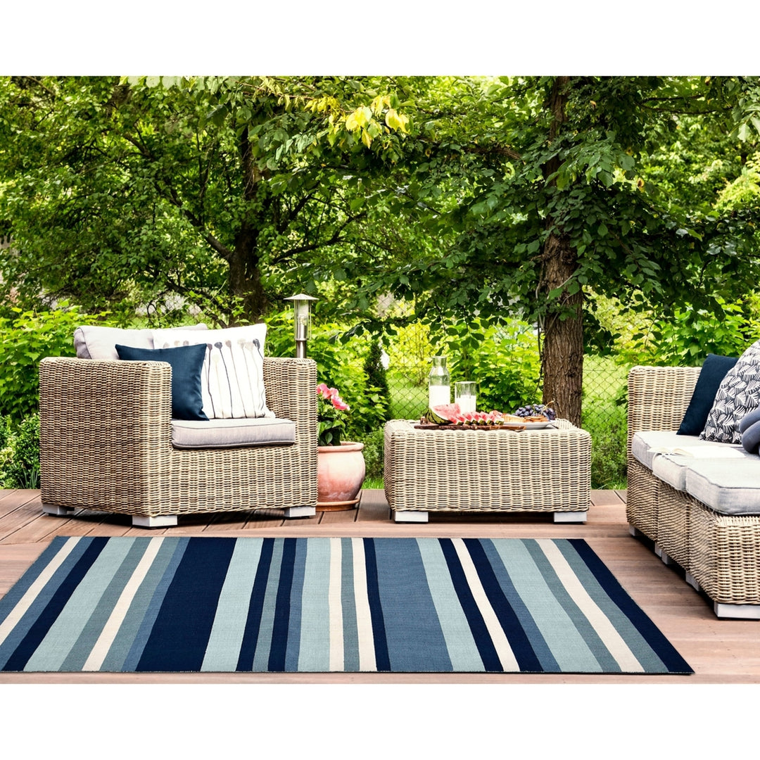 Liora Manne Sorrento Tribeca Indoor Outdoor Area Rug Water Image 7