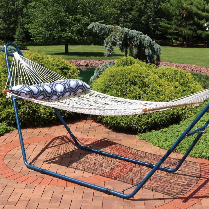 Sunnydaze Large Polyester Rope Hammock with Spreader Bar and Pillow - White Image 4