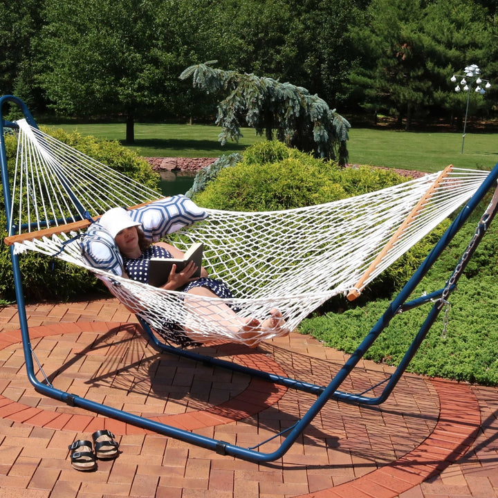 Sunnydaze Large Polyester Rope Hammock with Spreader Bar and Pillow - White Image 7