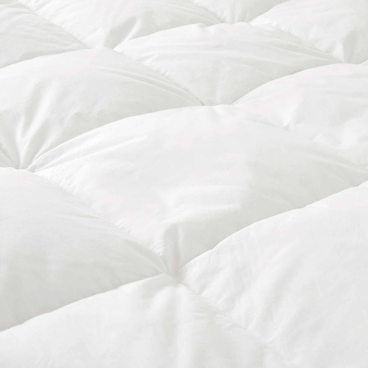 White Goose Down and Ultra Feather Comforter for Winter, Heavy Weight Comforter Image 4