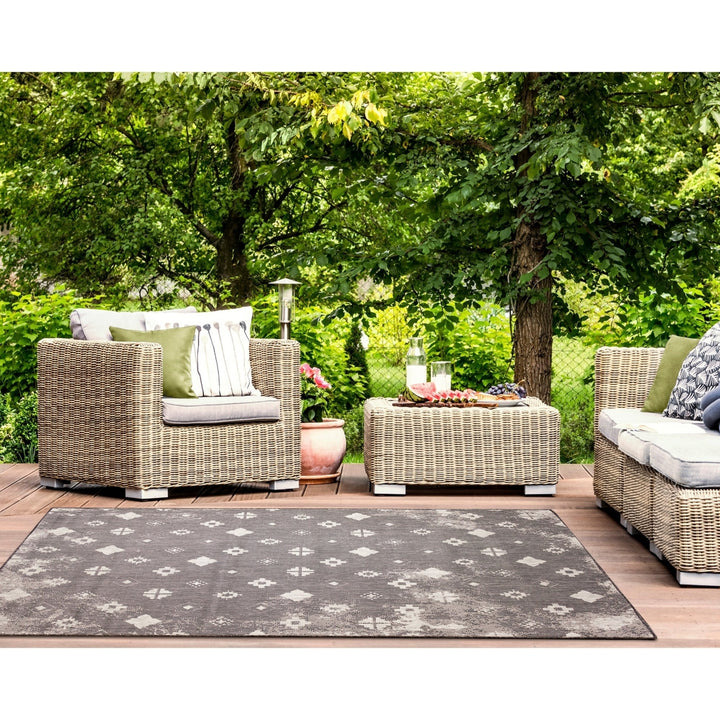 Liora Manne Carmel Porto Indoor Outdoor Area Rug Black Image 5