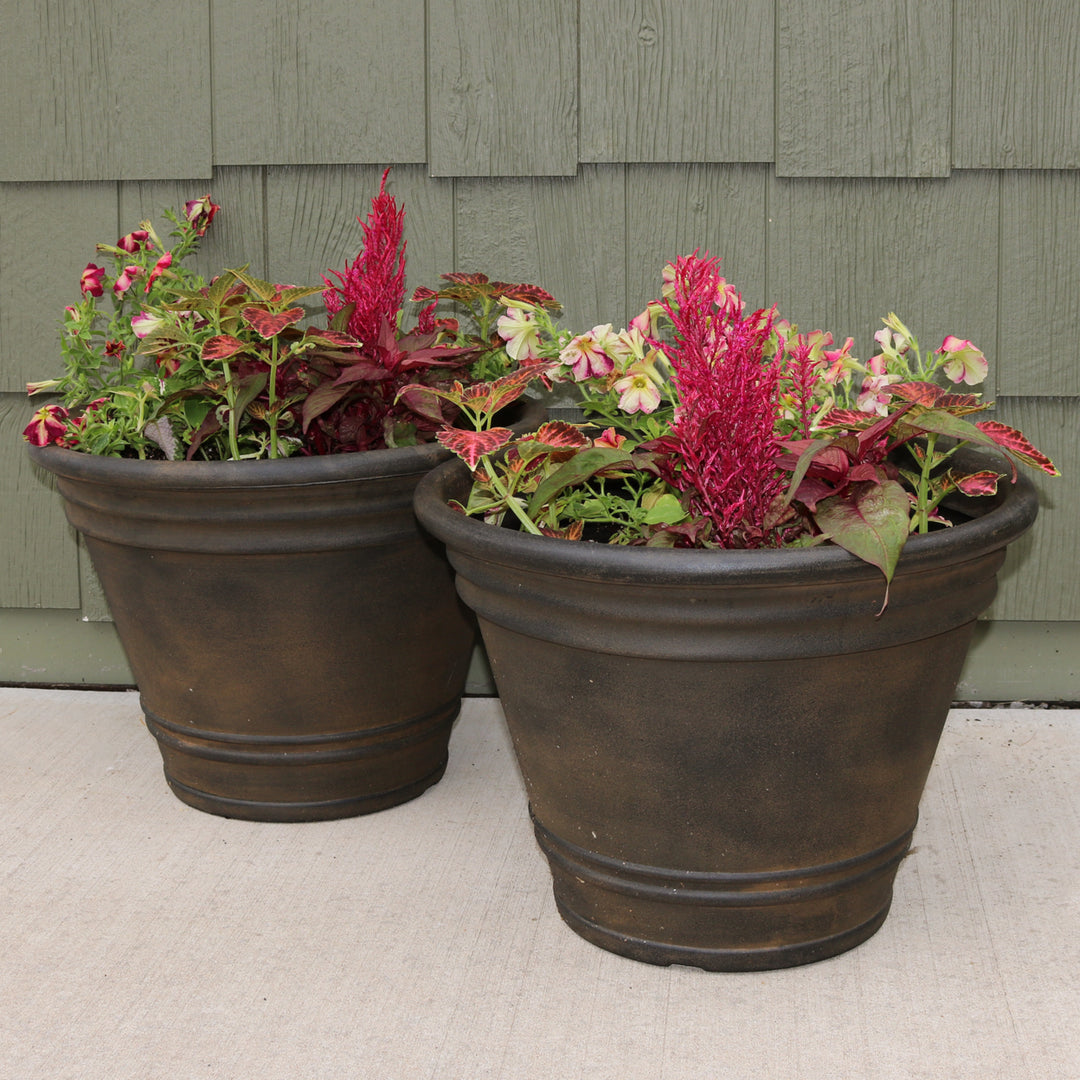 Sunnydaze 20 in Franklin Unbreakable Polyresin Planter - Sable - Set of 4 Image 4