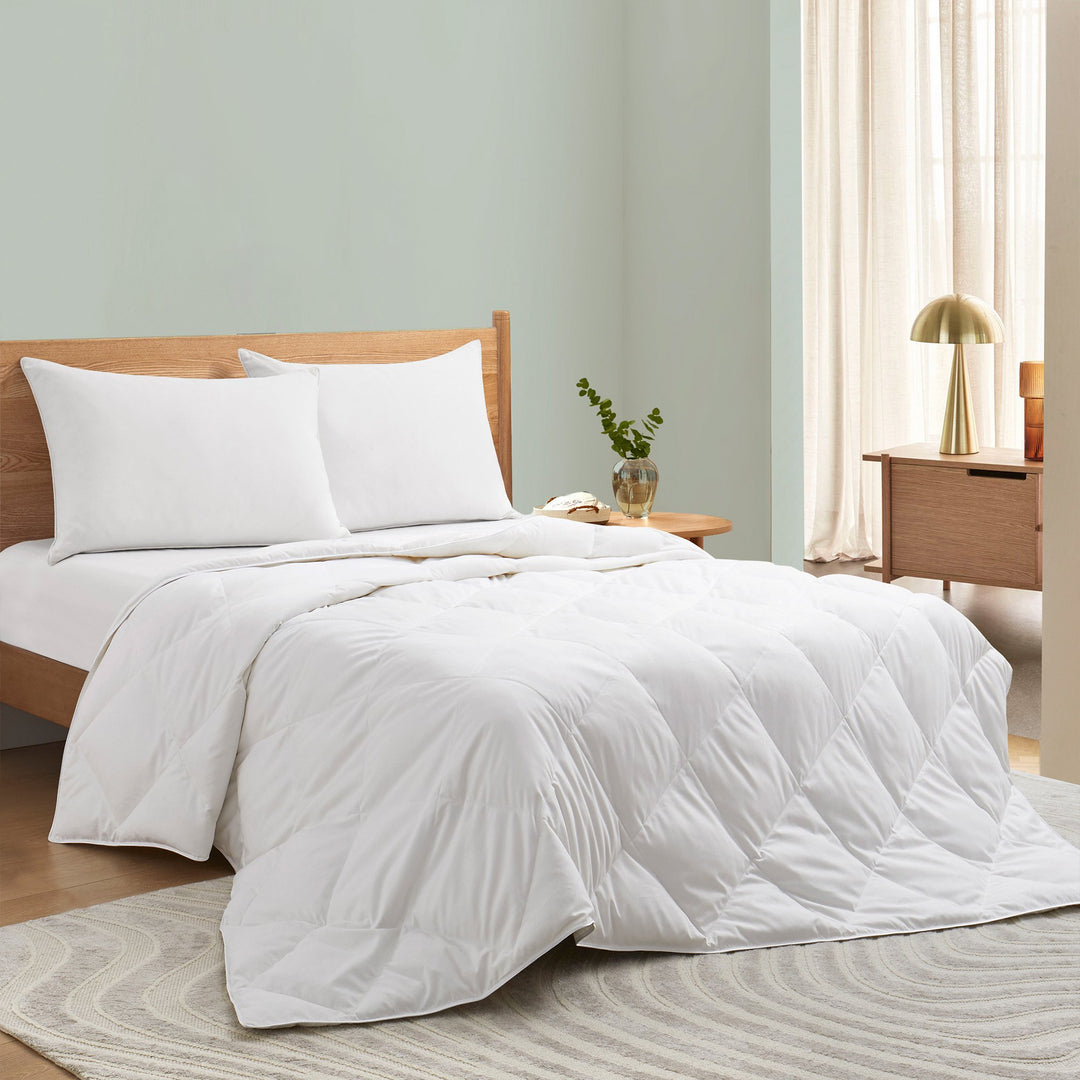 White Goose Feather Fiber and Down Comforter-LightweightandMedium Weight, Sleep Soundly with Noiseless Image 7