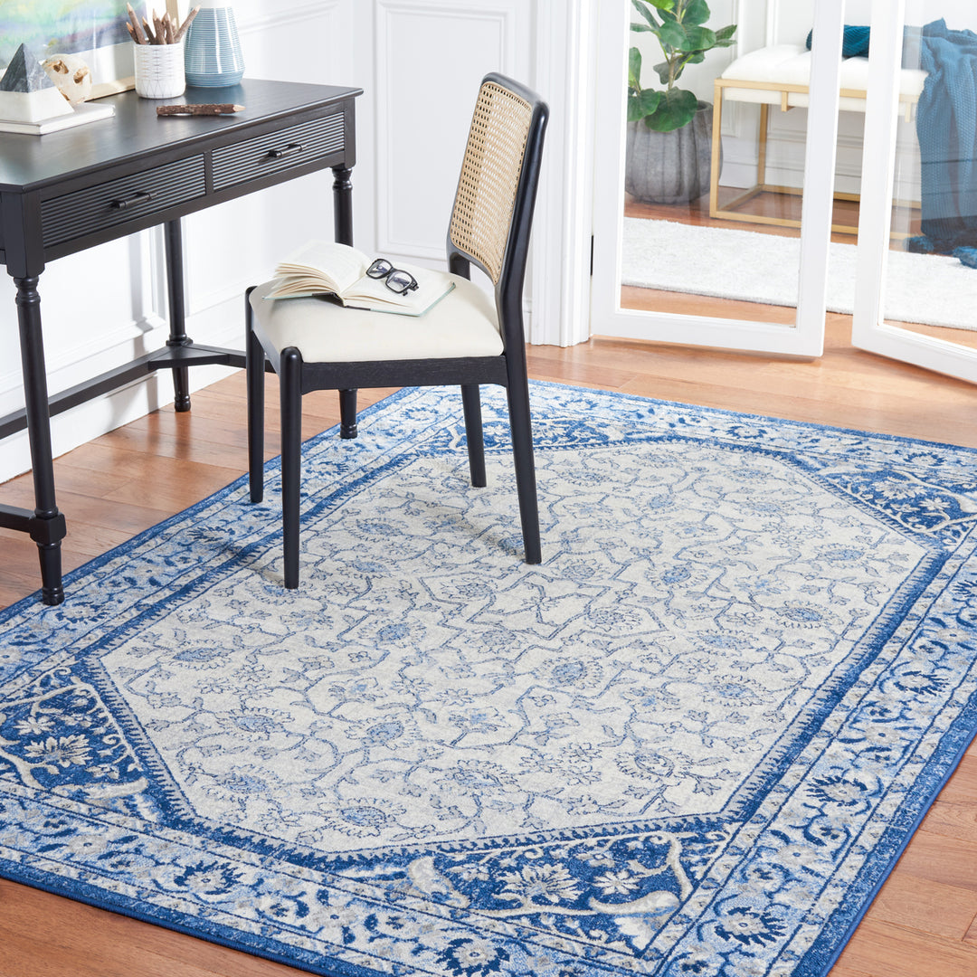 SAFAVIEH Brentwood Collection BNT800A Ivory / Navy Rug Image 3