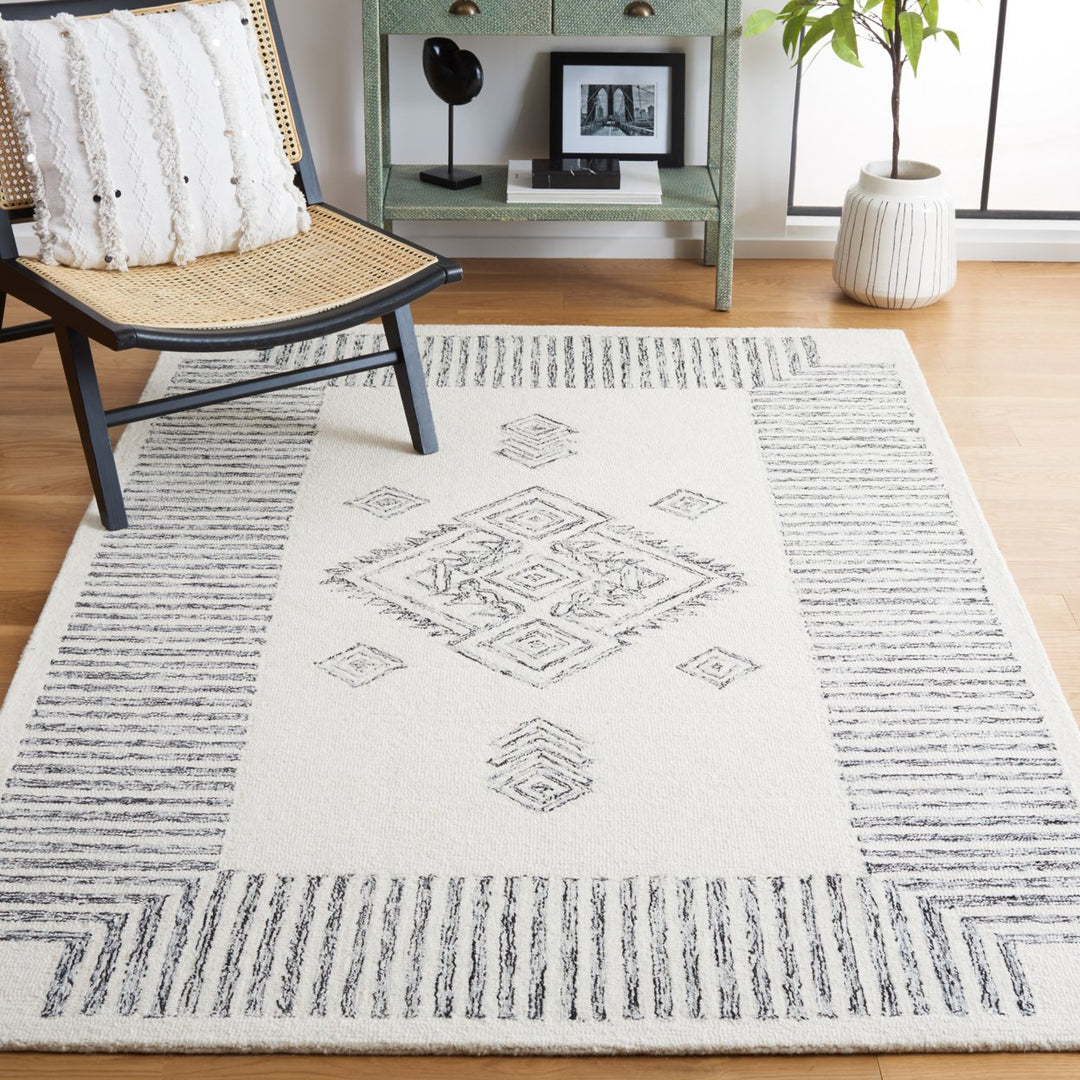 SAFAVIEH Casablanca CSB975F Handmade Grey / Ivory Rug Image 7