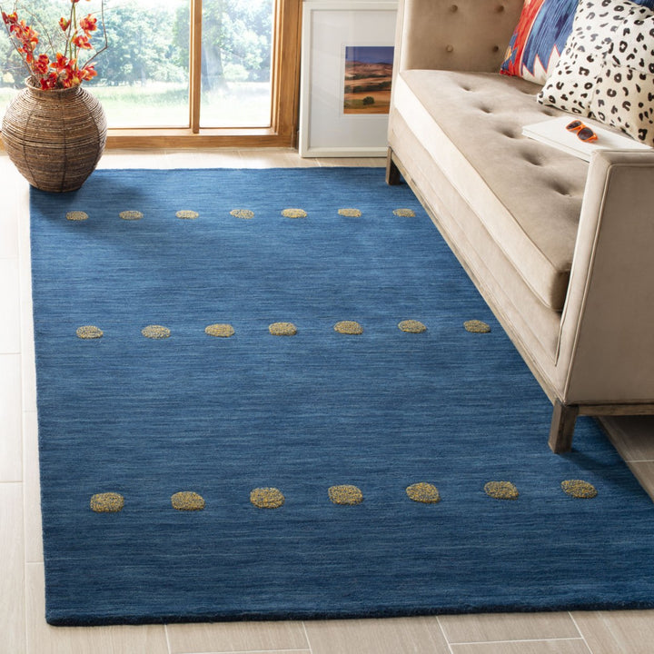 SAFAVIEH Heritage HG821A Handmade Beige / Blue Rug Image 9