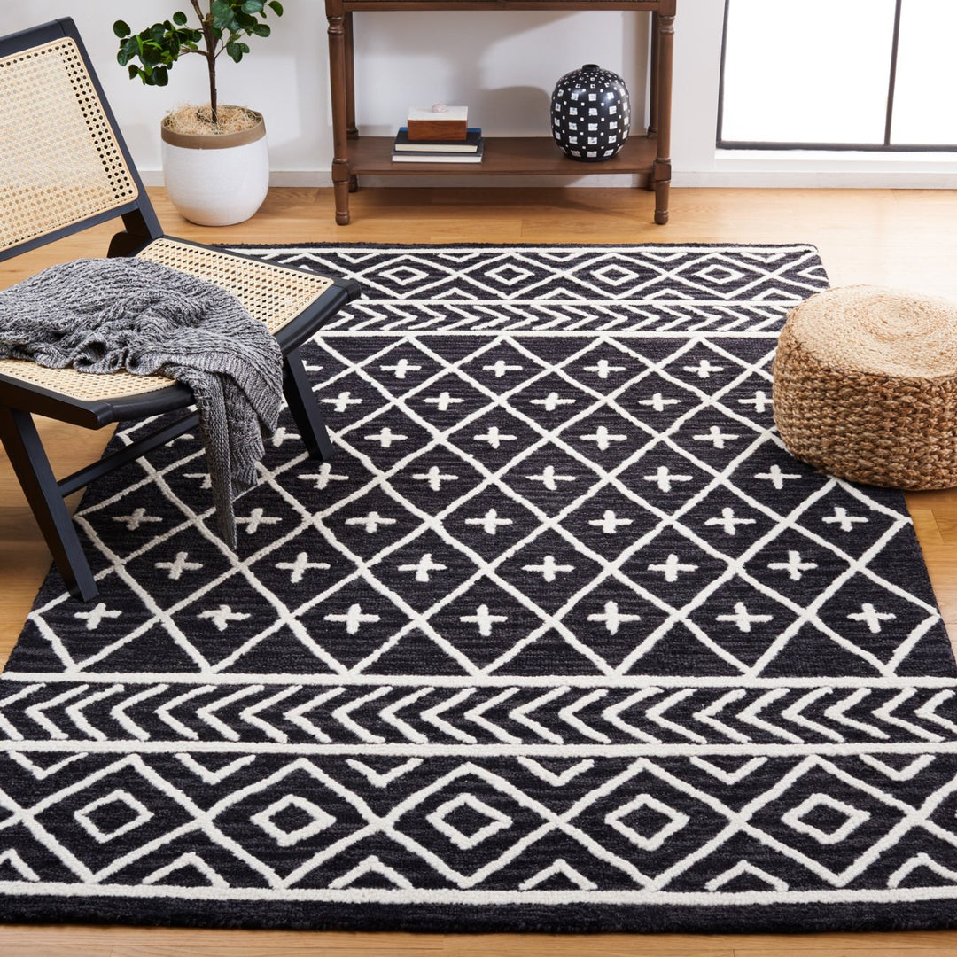 SAFAVIEH Metro MET454Z Handmade Black / Beige Rug Image 1