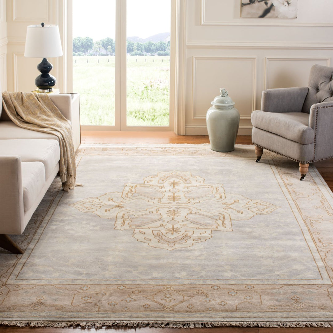 SAFAVIEH Oregon Collection ORE858N Navy / Ivory Rug Image 7