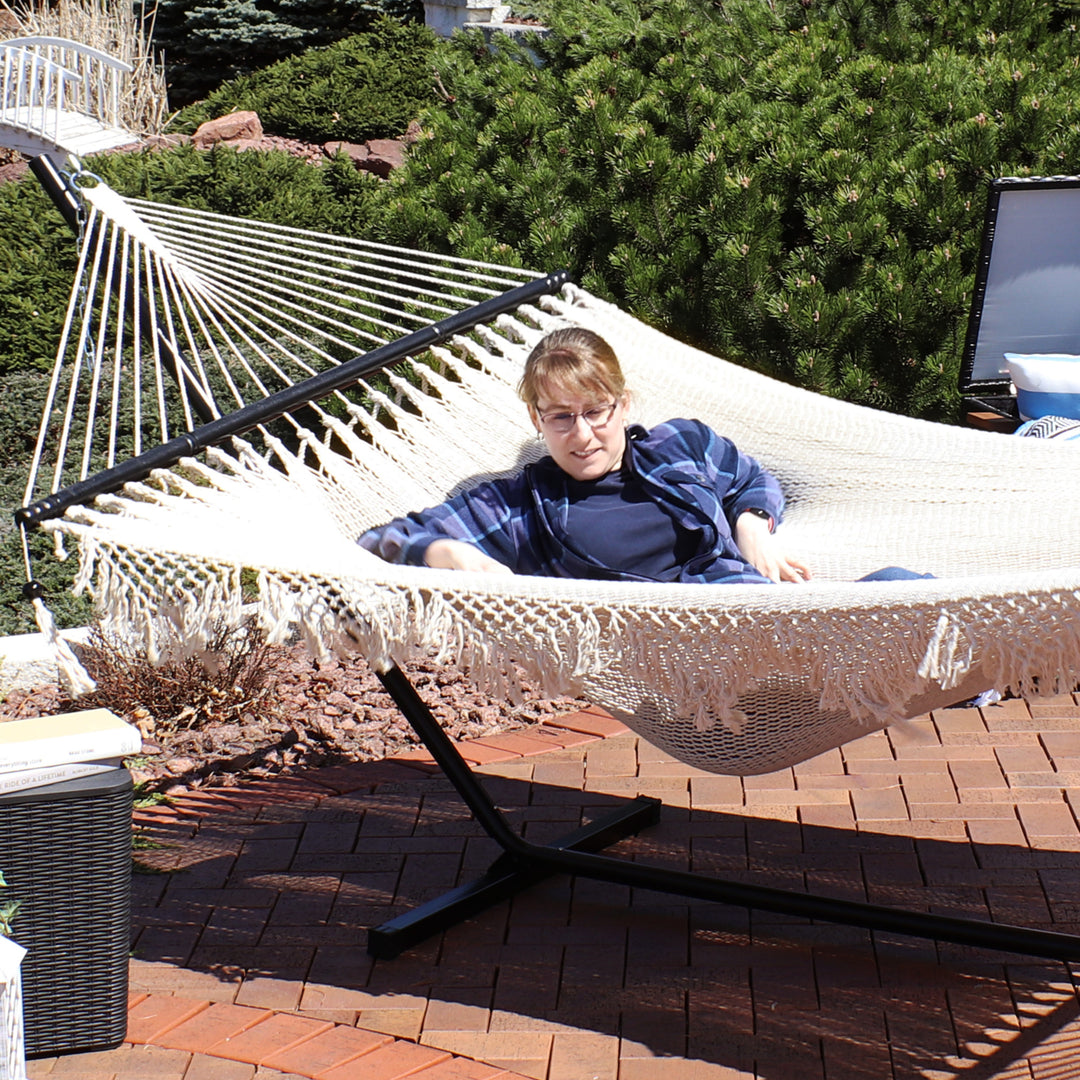 Sunnydaze 2-Person Woven Hammock with Spreader Bars and Fringe - White Image 9