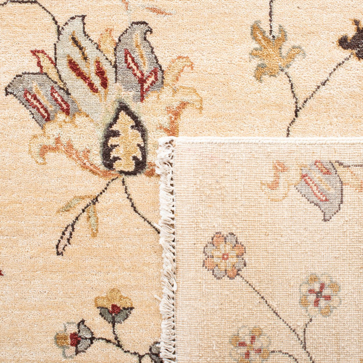 Safavieh AGR370A Agra Beige Image 7