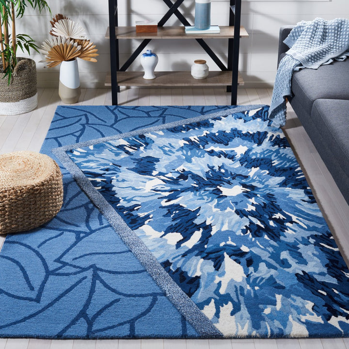 Safavieh FTV127M Fifth Avenue Blue / Ivory Image 1