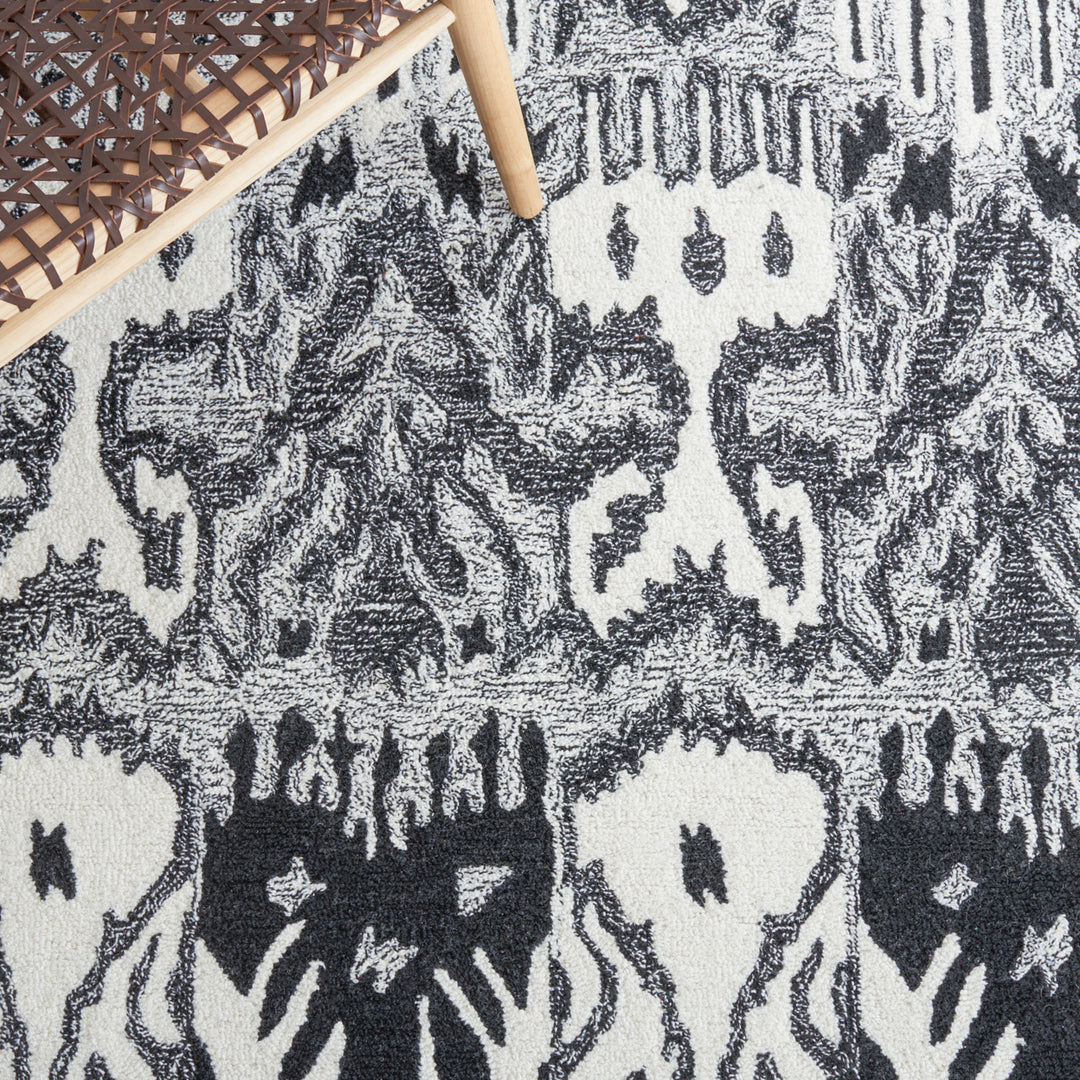 Safavieh IKT651Z Ikat Black / Ivory Image 6