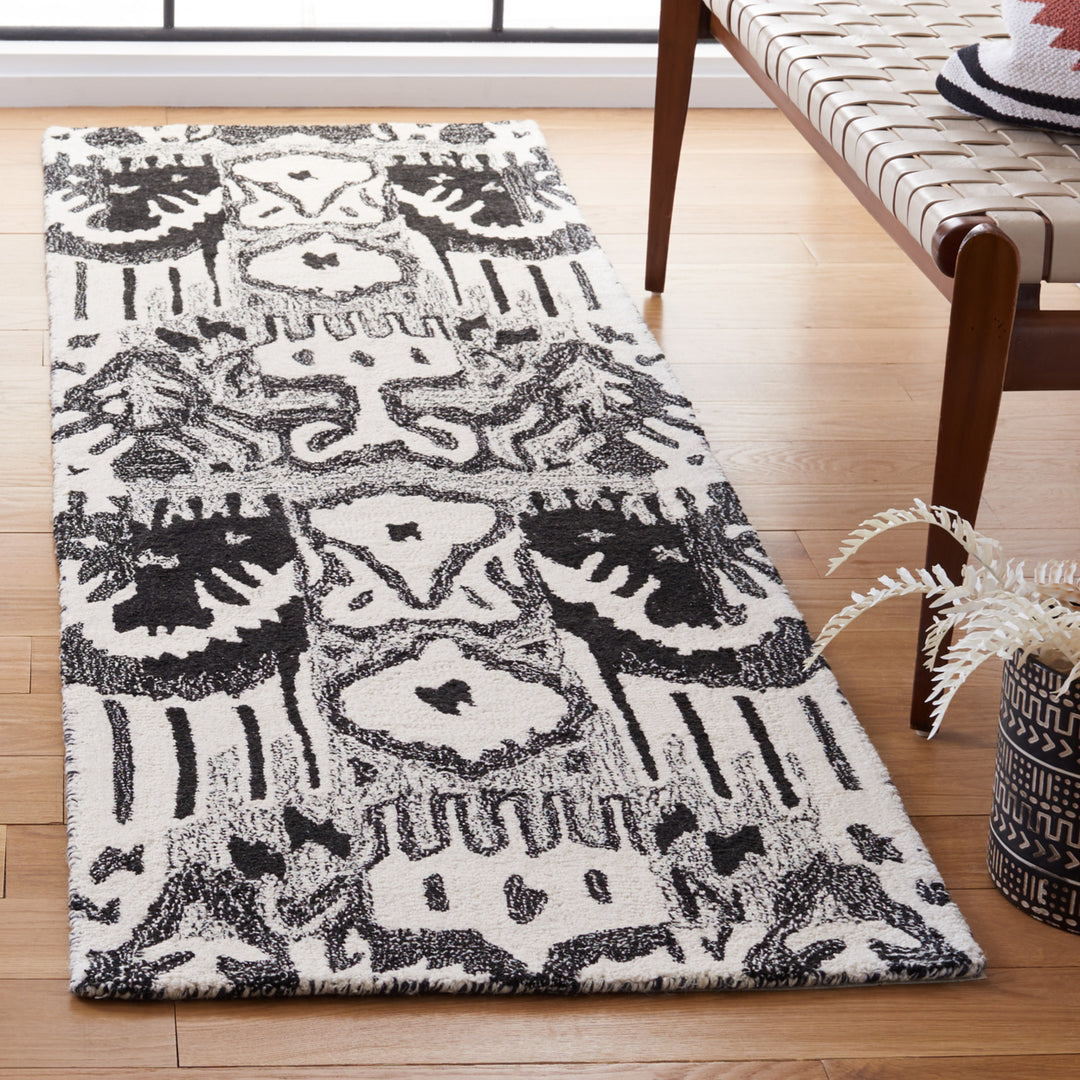 Safavieh IKT651Z Ikat Black / Ivory Image 9