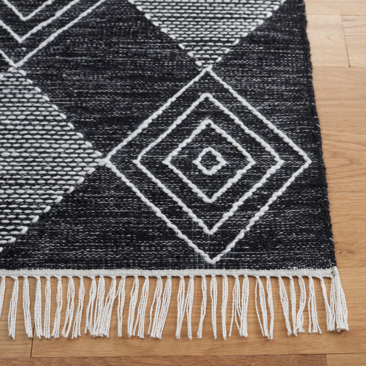 Safavieh KLM306Z Kilim Black / Ivory Image 3