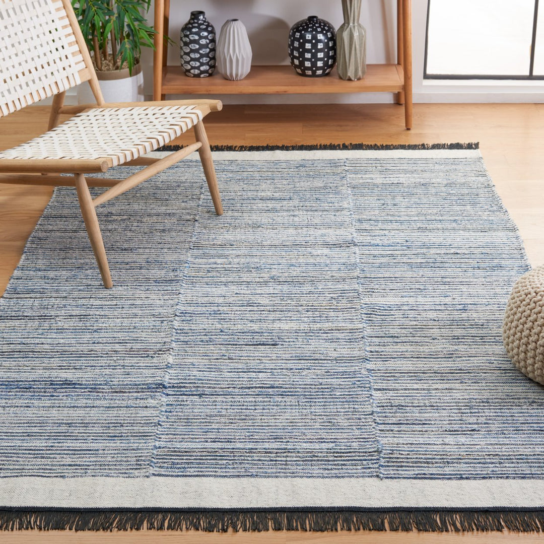 Safavieh KLM310L Kilim Blue / Ivory Image 1