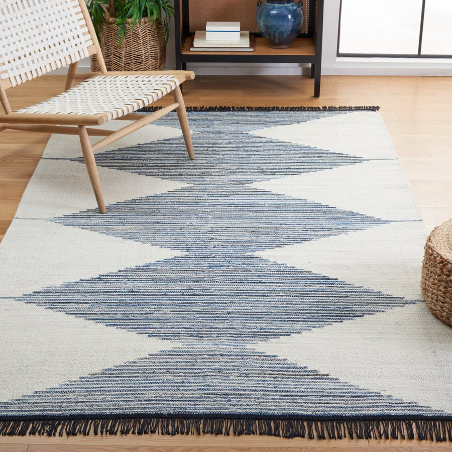 Safavieh KLM309A Kilim Ivory / Blue Image 1