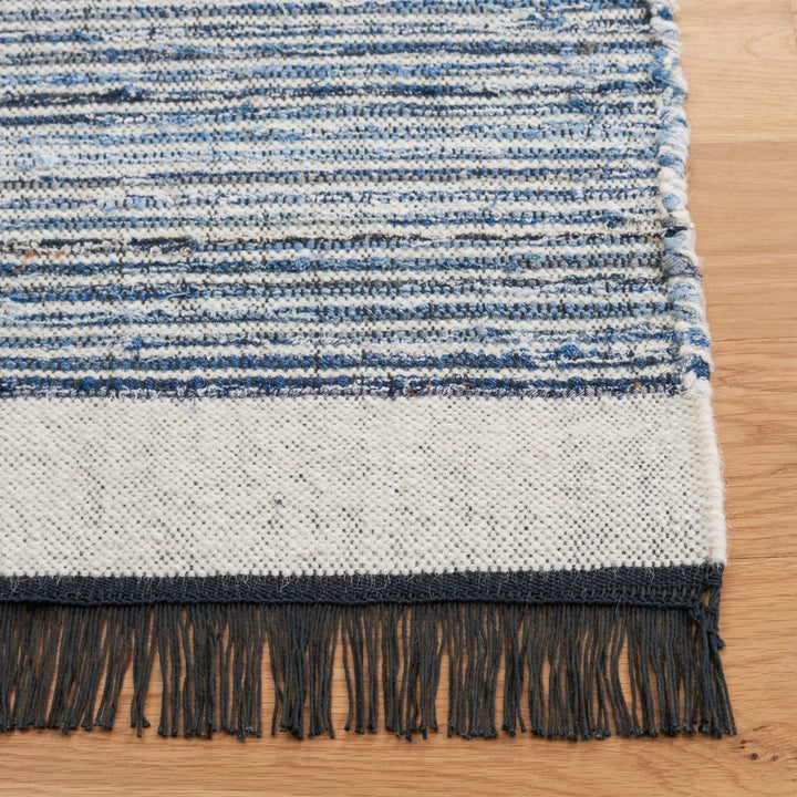 Safavieh KLM310L Kilim Blue / Ivory Image 3