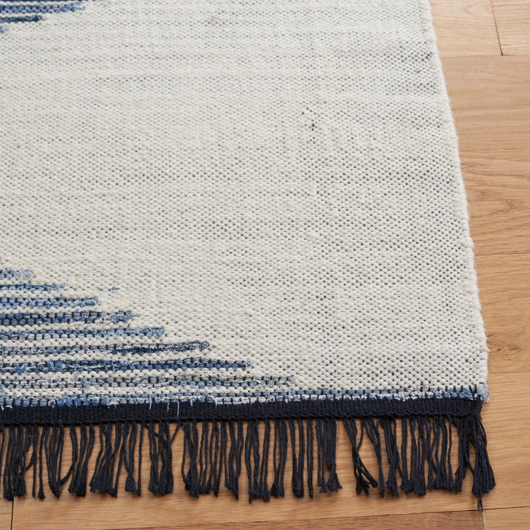 Safavieh KLM309A Kilim Ivory / Blue Image 3