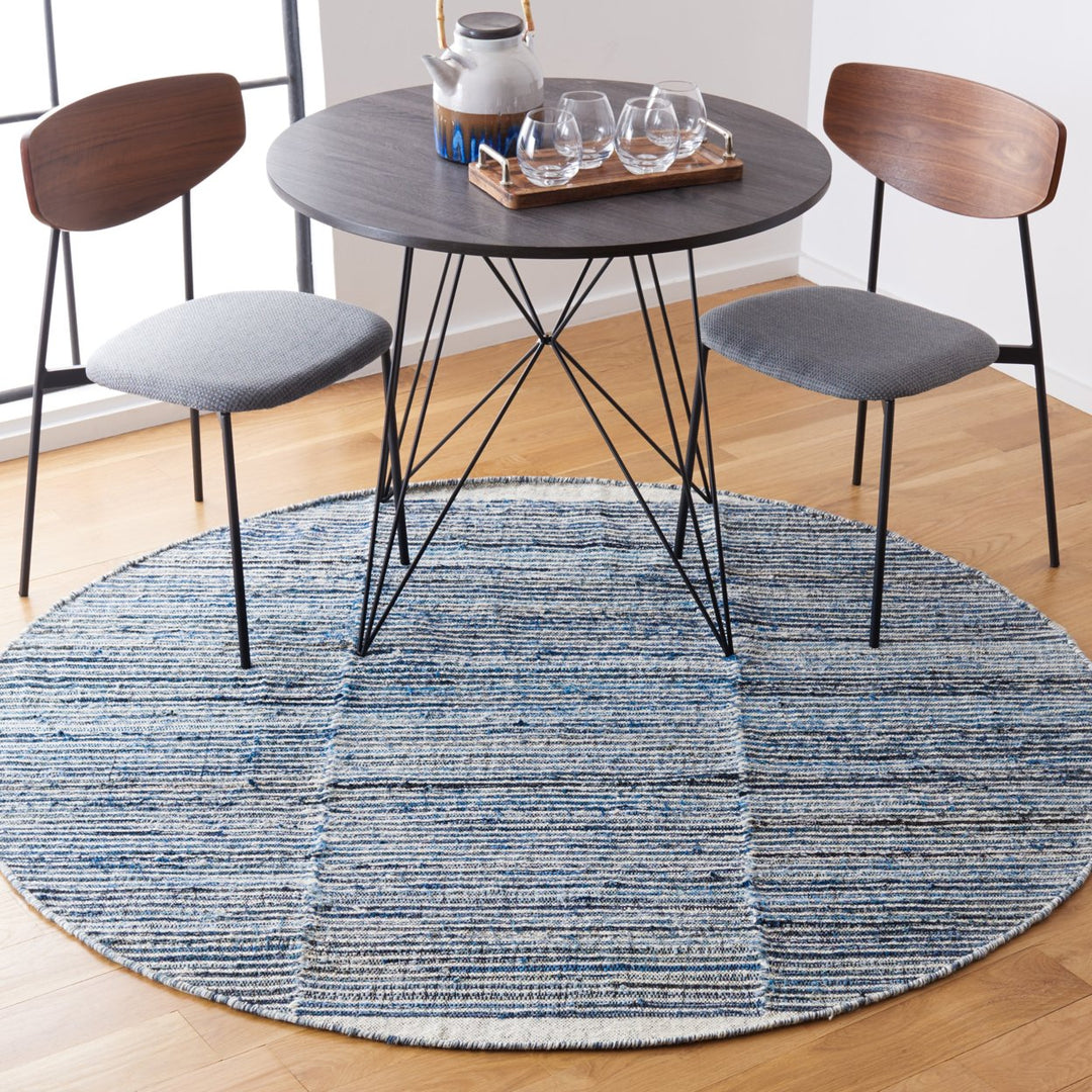 Safavieh KLM310L Kilim Blue / Ivory Image 8