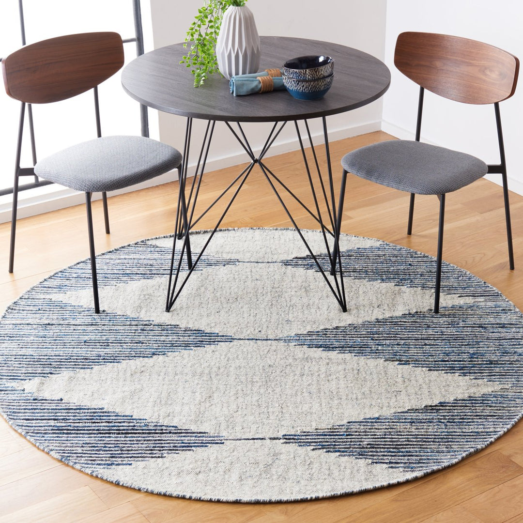 Safavieh KLM309L Kilim Blue / Ivory Image 8