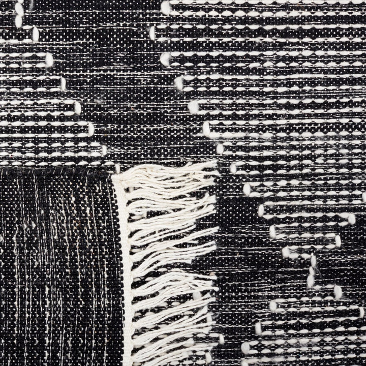 Safavieh KLM325Z Kilim Black / Ivory Image 7