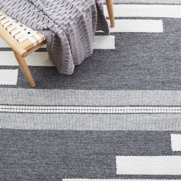 Safavieh KLM448H Kilim Ivory / Dark Grey Image 8