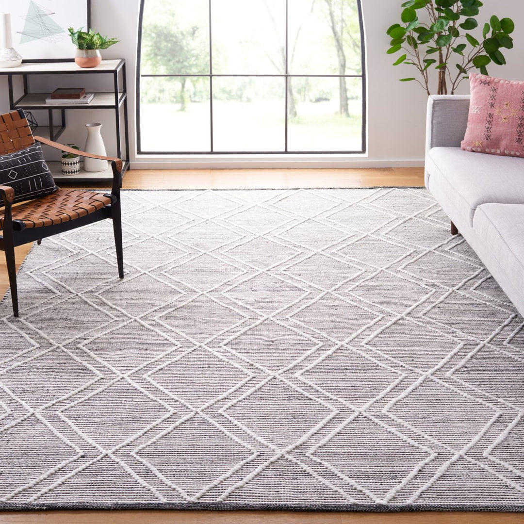 Safavieh KLM449Z Kilim Black / Ivory Image 1