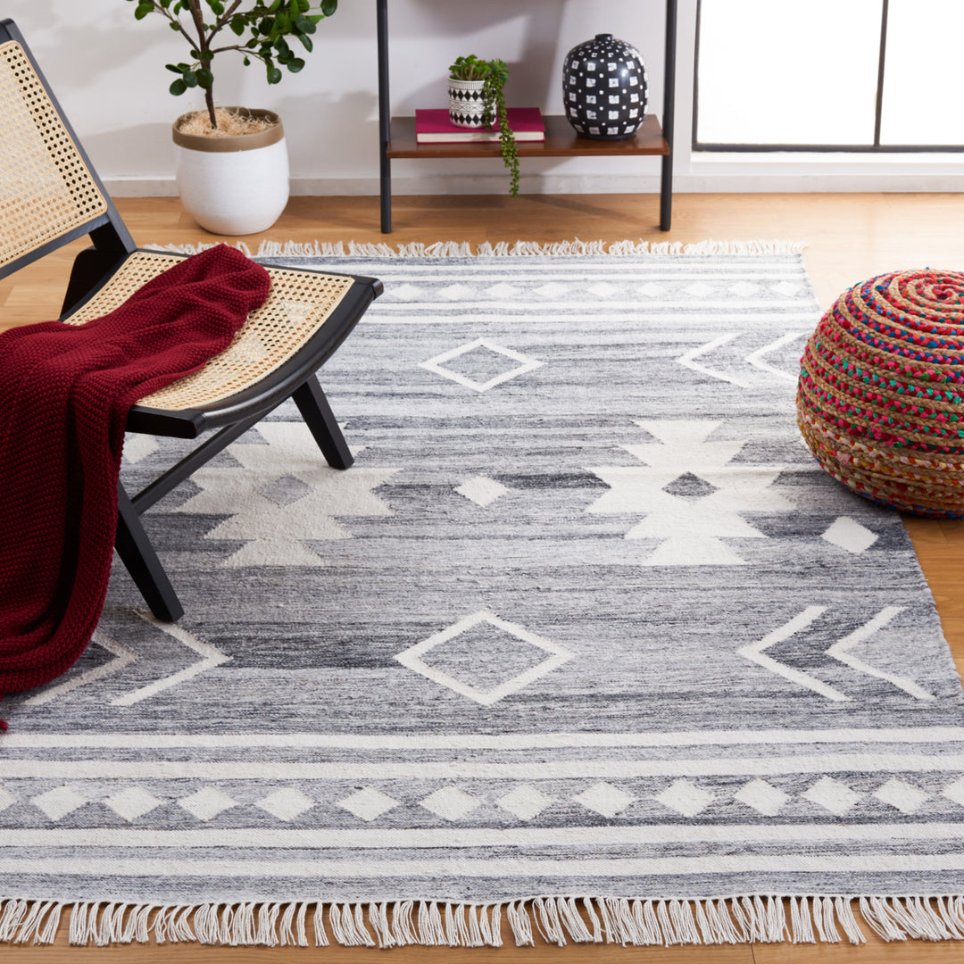 Safavieh KLM764F Kilim Grey / Ivory Image 1